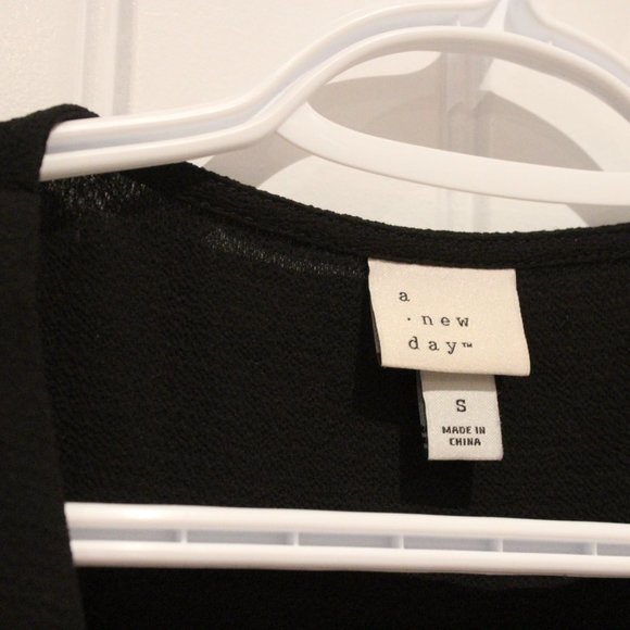 2/$20 🏷 A New Day Women's Blouse Top Size Small - Picture 3 of 4